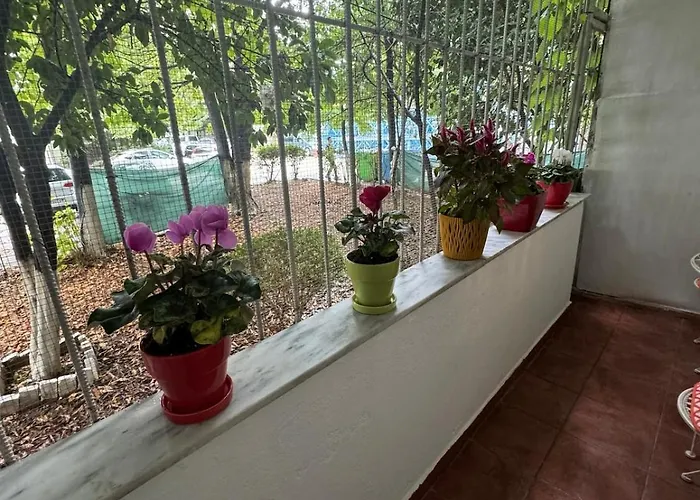 Garden Apartment *